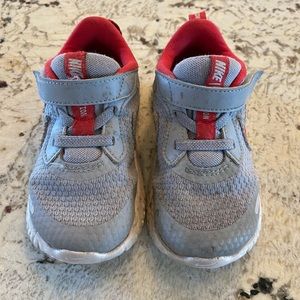 Nike toddler boy size 7 tennis shoes